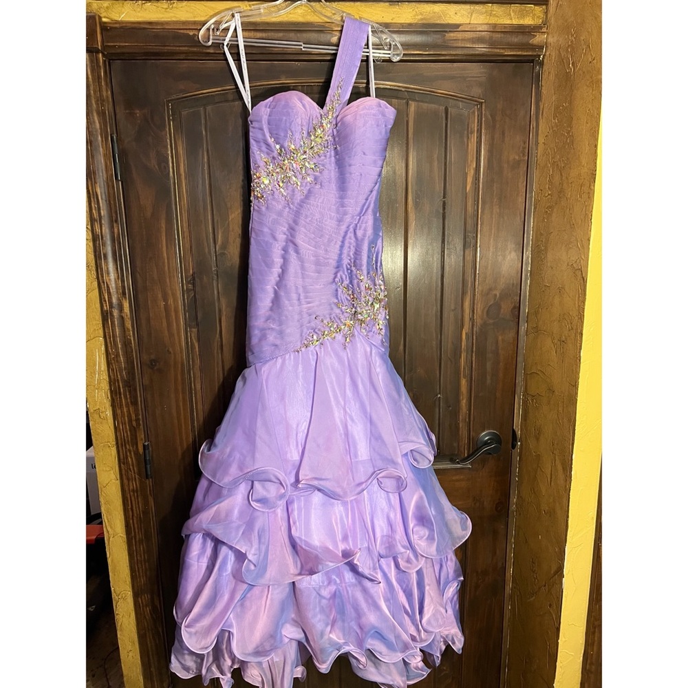 Lavender Prom/Pageant Dress, Size 0, Night Moves Prom Collection